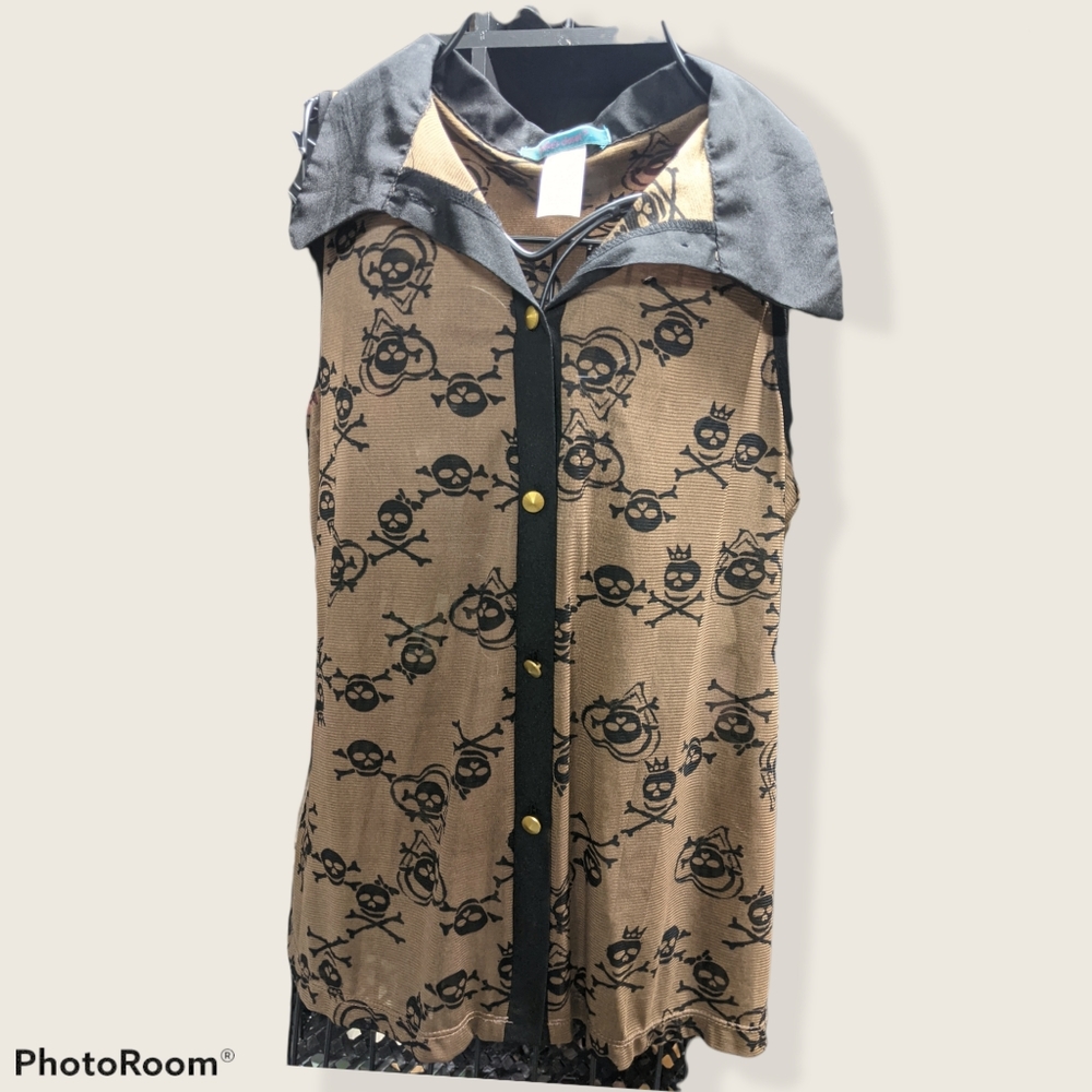 Sleeveless button up blouse